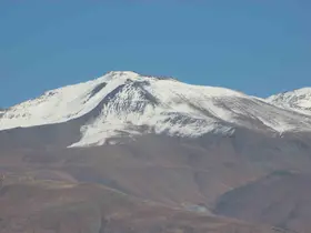 Erzincan’ın yüksek kesimleri mevsimin ilk karıyla beyaza büründü
