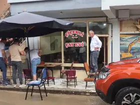 Erzurum İspir’de sağanak ve fırtına kabusu: İş yerlerini su bastı
