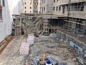 Erzurum korkutan anlar: İnşaatın tablası beton dökümünde çöktü
