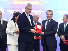 Erzurum’a gelecek ambulansları teslim alındı
