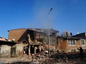 Erzurum’da doğalgaz patlaması: 2 ev çöktü, 1 yaralı
