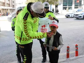 Erzurum’da polisten "Önce Yaya" farkındalığı uygulaması
