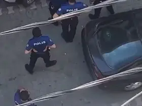 Esenyurt’ta bıçakla vatandaşları tehdit edip, korku dolu anlar yaşattı
