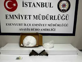 Esenyurt’ta bir adrese uyuşturucu operasyonu: 5 kilogram uyuşturucu madde ele geçirildi
