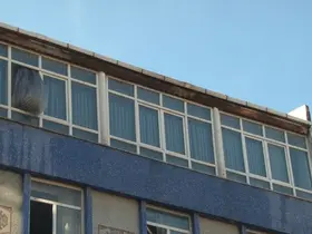 Esenyurt’ta çatıda çıkan yangın 3 binaya sıçradı
