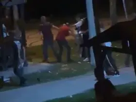 Esenyurt’ta gençler arasında tekmeli yumruklu kavga
