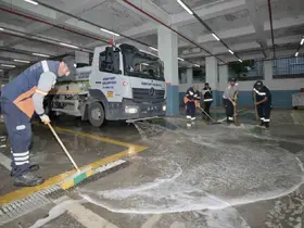 Esenyurt’ta kurban kesim alanlarında kapsamlı temizlik çalışması
