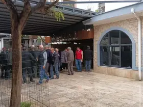 Eşi tarafından sokak ortasında öldürülen kadın son yolculuğuna uğurlandı
