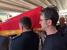 Eşinin öldüğü kazada yaralanan emekli polis, kazadan 3 yıl sonra rahatsızlığı nedeniyle vefat etti
