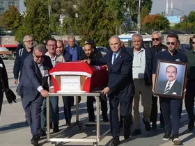 Eski Bakan Güner, Ankara’da son yolculuğuna uğurlandı
