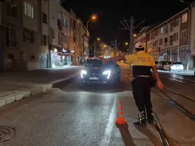 Eskişehir’de 25 polis ekibinin katılımı ile asayiş ve trafik uygulaması
