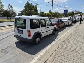 Eskişehir’de 3 aracın karıştığı zincirleme trafik kazası ucuz atlatıldı
