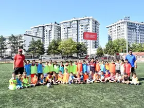 Eskişehir’de GSB Spor Okulları’nda futbol heyecanı hız kesmiyor

