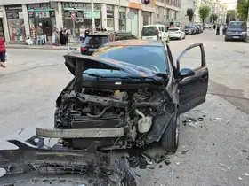 Eskişehir’de kavşakta 2 araç çarpıştı: 2 yaralı
