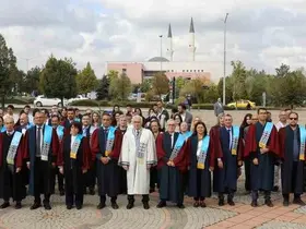 ESOGÜ’de 2025-2026 akademik yılı törenle açıldı: İlk dersin konusu ’Filistin’ oldu
