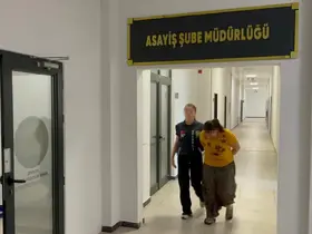 Ev soyan hırsıza operasyon yapılan operasyonda aranması olan şahıs da yakalandı
