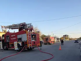 Ev ve dorsede çıkan yangın korkuttu
