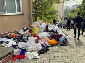 Evden bir kamyon çöp çıktı
