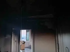 Evi yaktı, canı zor kurtarıldı
