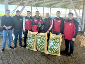 Ezine’de taşkından etkilenen yetiştiricilere yem desteği

