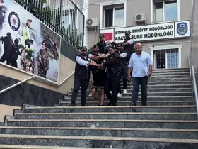 Fatih’te 19 yaşındaki gencin hayatını kaybettiği kavgaya ilişkin gözaltına alınan 8 şüpheli adliyeye sevk edildi
