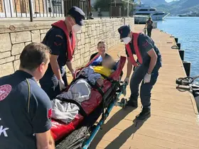 Fethiye’de 2 vatandaşa denizden tıbbi tahliye gerçekleştirildi
