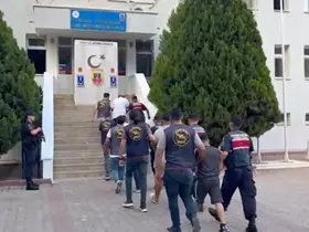 FETÖ tehdidiyle 1 milyon 293 bin lira dolandıran 5 sahte polis yakalandı
