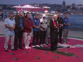 Filistin’e destek için Zeytinburnu’ndan Demokrasi ve Özgürlükler Adası’na kulaç attılar
