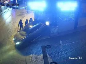 Film gibi soygun kameraya yansıdı: Kepengi araçla yıkıp 16 bin dolar çaldılar
