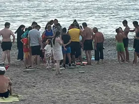 Filyos sahilinde korkutan anlar, kramp giren vatandaşı cankurtaranlar kurtardı
