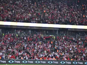 Fransa ve Türkiye maçı başladı, stadyum kırmızı beyaza büründü
