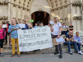Fransa’da kilise tarafından cinsel istismara uğrayan yaklaşık 2 bin kişiye 44 milyon euro ödendi
