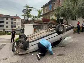 Freni boşalan Tofaş takla attı: 2 yaralı
