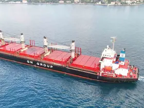 Füze ve İHA’ların hedefi olan gemi, İstanbul Boğazı’ndan geçişini tamamladı
