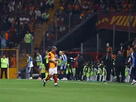 Galatasaray’da Lucas Torreira kırmızı kart gördü
