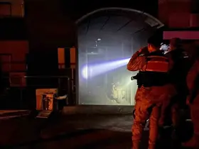 Galeride çıkan yangında 2 kişi öldü, 14 kişi hastanede tedavi altına alındı
