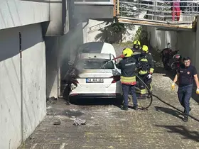Garajda hava kompresörü yangın çıkarttı, otomobil ve apartman hasar aldı: 3 kişi dumandan etkilendi
