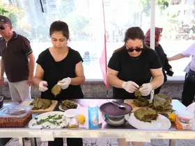 Gastronomi Çarşısı’nda ’En Güzel Sarma’ yarışması
