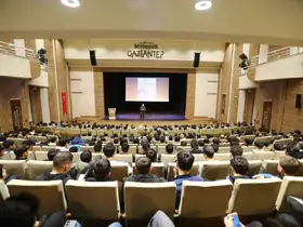 Gazi şehirde iyilik çocuklarla yayılıyor
