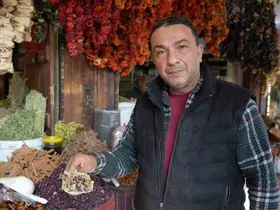 Gaziantep’te hasta olan vatandaşlar çareyi aktarlarda arıyor
