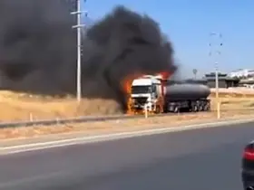 Gaziantep’te seyir halindeki tanker alev alev yandı

