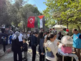 Gazze için İzmir’de "Hayır çarşısı" kuruldu
