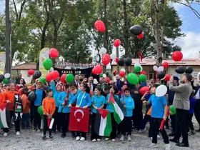 Gazzeli çocuklar için gökyüzüne umut uçuruldu
