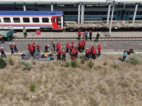Gebze’de arama kurtarma ekiplerinden tren kazası tatbikatı

