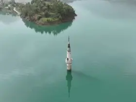 Geçmişin izi su üstünde: Minare ayakta
