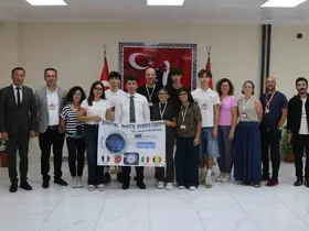 Gediz Altınkent’te Erasmus+ projesi: Avrupa’dan öğretmen ve öğrenciler Kaymakam Uzun ile bir araya geldi
