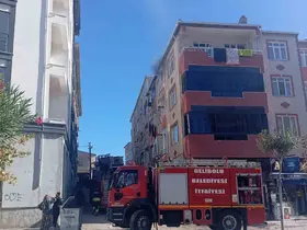 Gelibolu’da bir apartmanın 4’üncü katından çıkan yangın korkuttu
