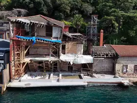 Geminin çarparak yıktığı 346 yıllık yalının zemini 7 yılda onarıldı
