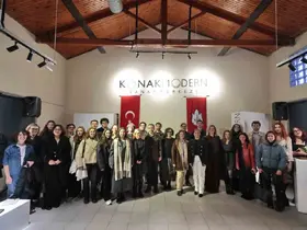 Genç iletişimcilerden çok katmanlı bir sergi
