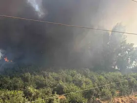 Geri dönüşüm fabrikasındaki yangına havadan da müdahale başladı

